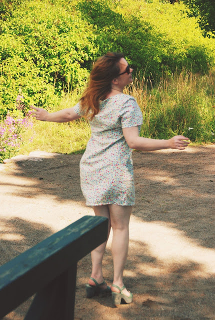 Vanhoista farkuista tilkkutyö ja tyynyt- Piknik rannalla