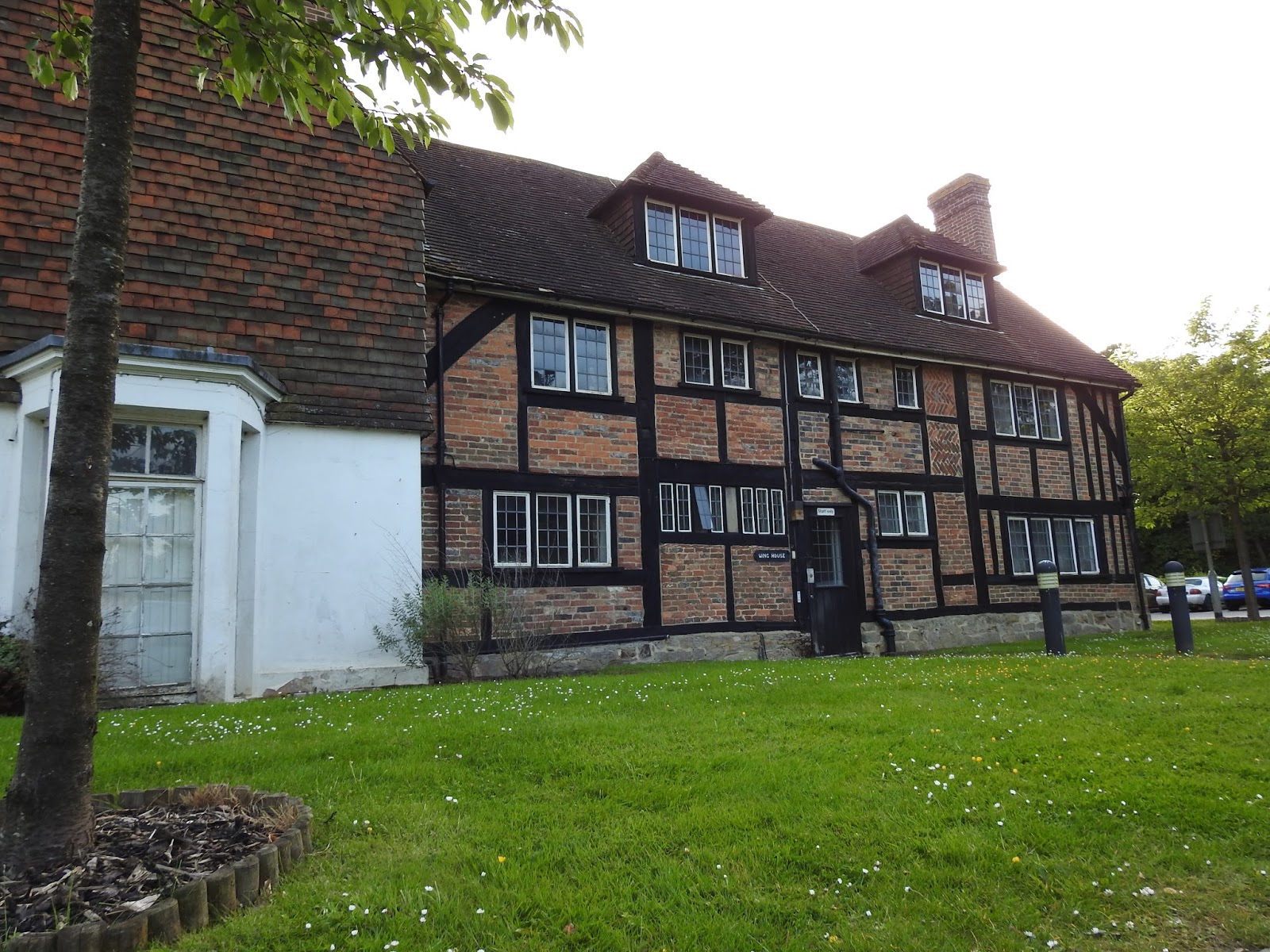 Crawley Old Town SIXTEEN PICTURES Edgeworth House & Wing House (Gatwick)