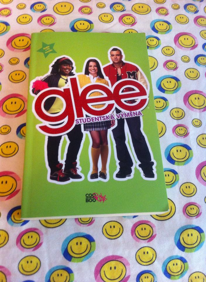 A Tree of Books Sophia Lowell Glee Studenská výměna (Foreign Exchange)