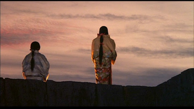 Oscar winning Japanese war epic Ran, The blind prince and his sister, final scene, standing at the edge of the cliff, Directed by Akira Kurosawa