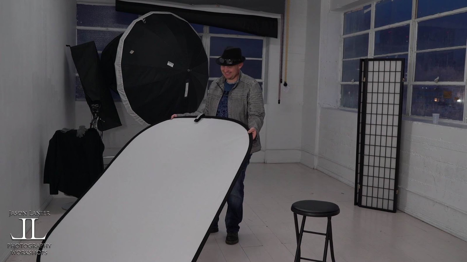 How to Quickly and Easily Fold a Rectangular Reflector, Diffuser or Modifier! Photography Blog