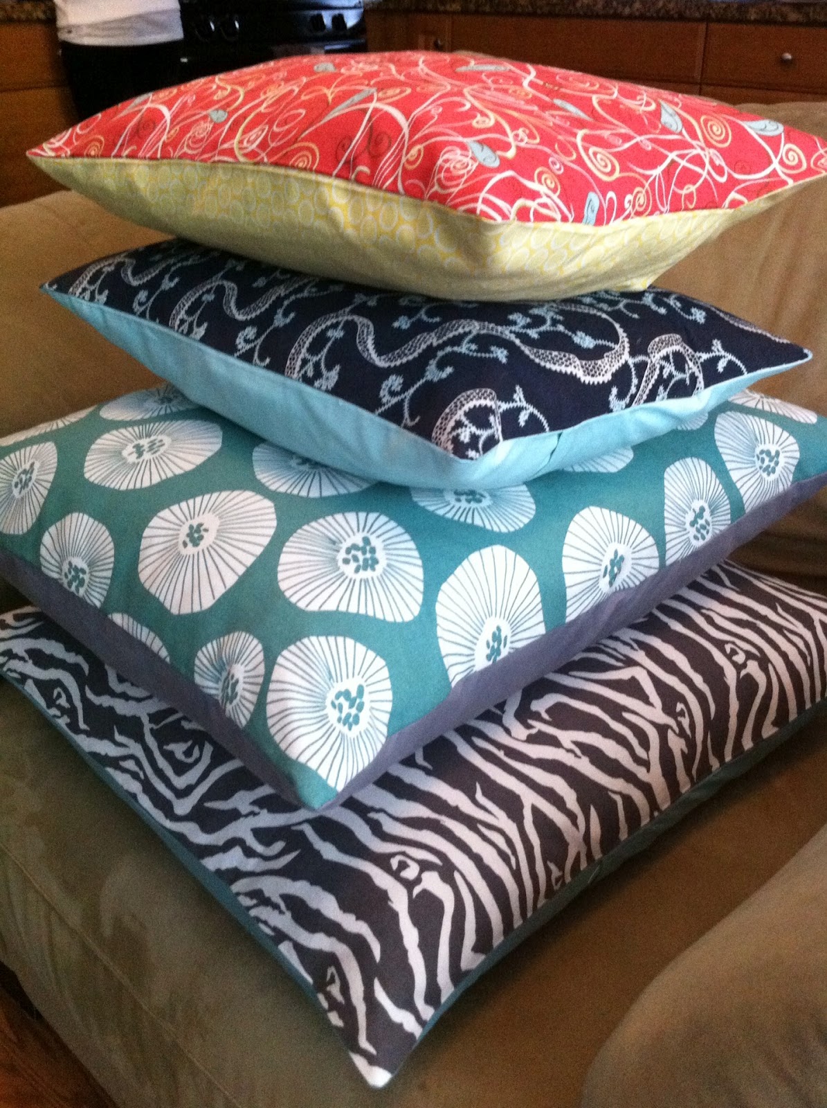 Mejia Mamma DIY Envelope Pillow Case Tutorial