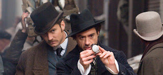 Robert Downey Jr and Jude Law in Sherlock Holmes (2009)