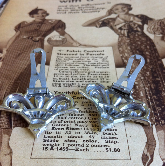 One Knit One Purl Vintage Dress Clips