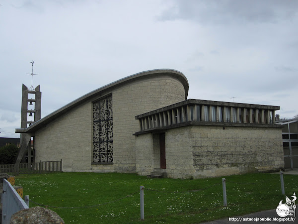 Villeparisis - Église Notre-Dame de la Paix  Architecte: Maurice Novarina  Construction: 1955