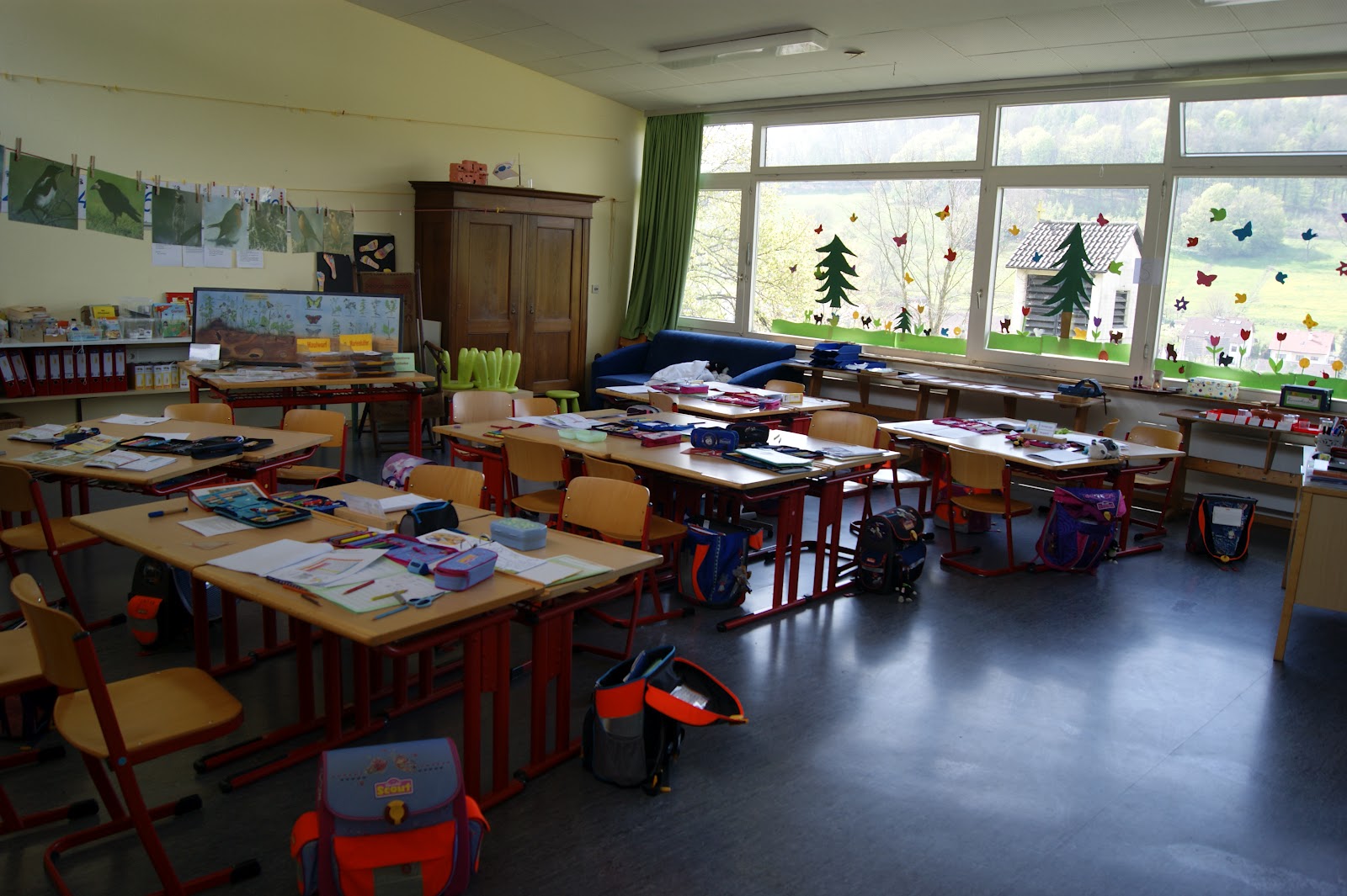 Архитектура школа litherland high school. Старшая школа в швеции. Немецкая школа в берлине. Школа с немецким уклоном. Шведские ученики.