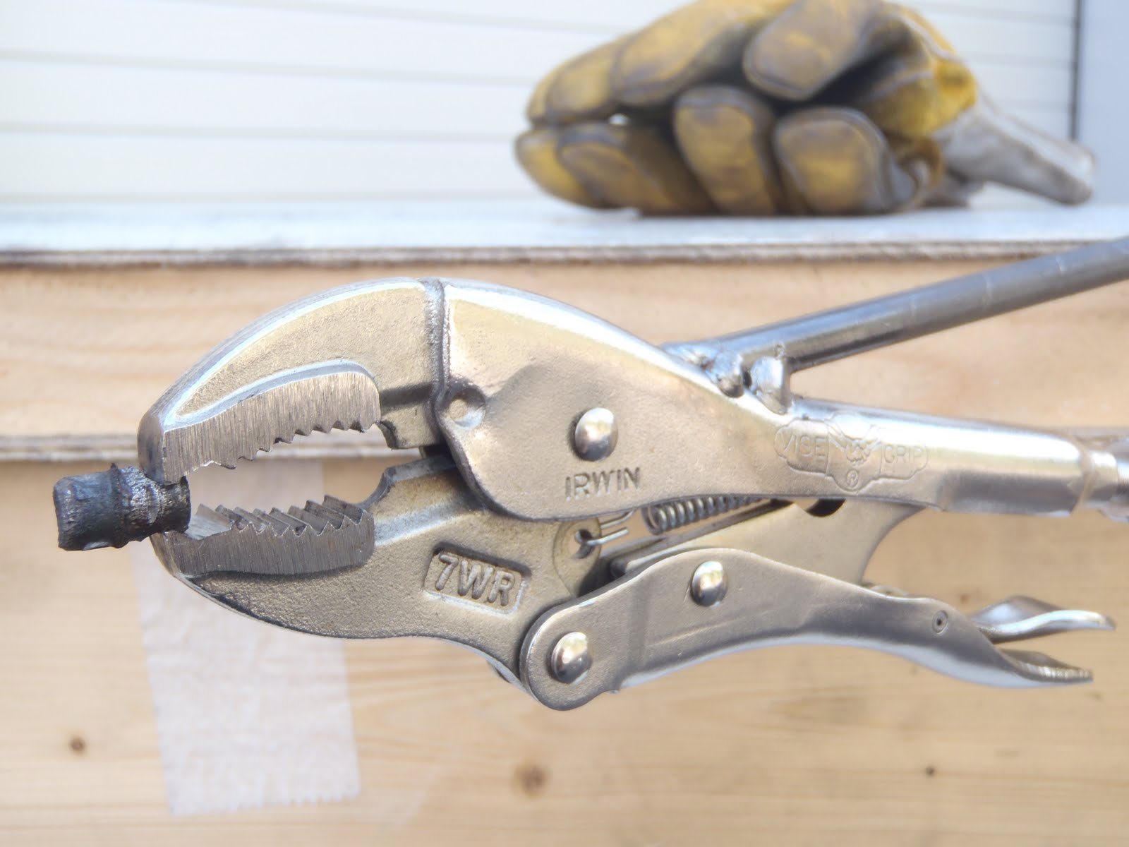 Motostuff Removing block deck dowel pins