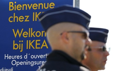 http://3.bp.blogspot.com/-fgZzEWeDN2w/Ts1RxLNGUcI/AAAAAAAAAiQ/QgKEbbfrd3Q/s1600/ikea+2.jpg