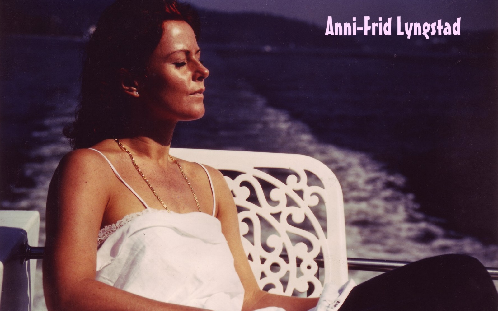 Filmovízia: Anni-Frid Lyngstad Wallpaper [ABBA]