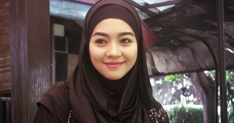 Biografi Nuri Maulida Aktris Presenter Wanita Biografi Profil Biodata