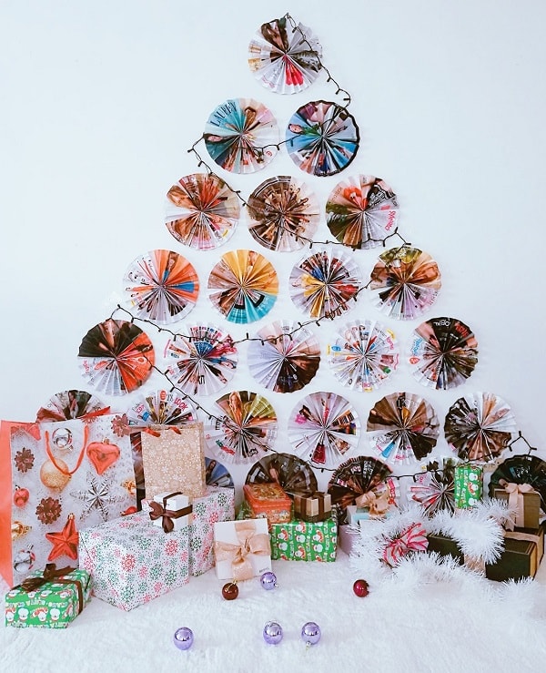 How to Make a Wall Paper Christmas Tree