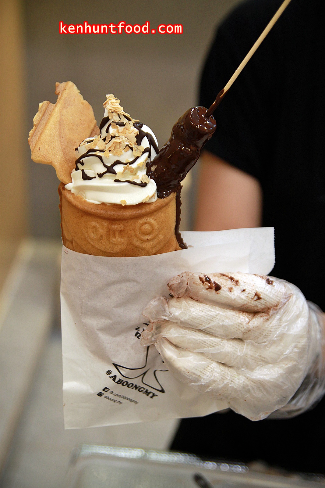 Ken Hunts Food Aboong Korean Taiyaki Ice Cream Queens Street