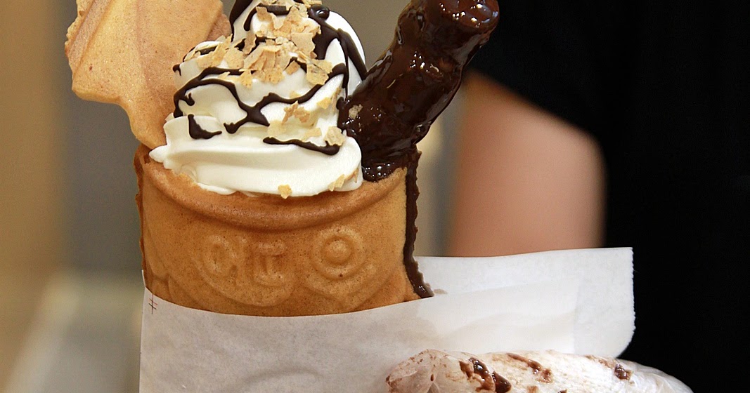 Ken Hunts Food Aboong Korean Taiyaki Ice Cream Queens Street