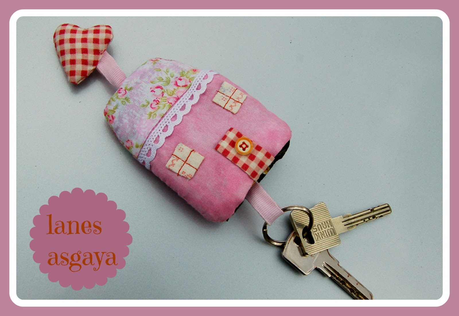 lanes asgaya LLAVERO CASITA PATCHWORK