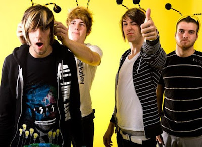 All Time Low, So Wrong It's Right, Six Feet Under The Stars, Dear Maria Count Me In, Poppin' Champagne, Holly Would You Turn Me On, The Beach, Remembering Sunday