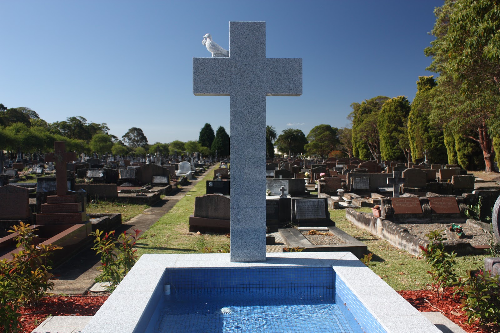 Sydney City and Suburbs Sutherland, Woronora Cemetery, monument