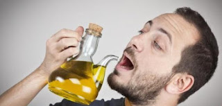 نفع شرب زيت الزيتون كل يومً قبل السبات للتنحيف نفع شرب زيت الزيتون كل يومً قبل السبات للتنحيف
