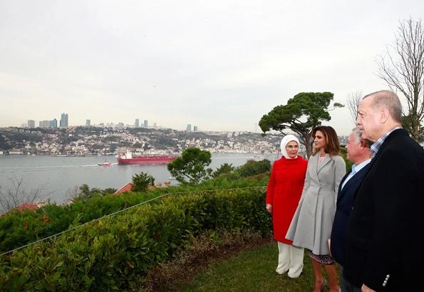 King Abdullah and Queen Rania met with President Recep Tayyip Erdoğan and First Lady Emine Erdoğan