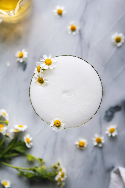 Lemon Chamomile Spring Cocktail | honestlyyum