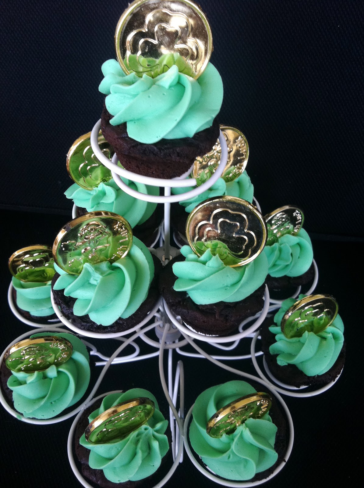 Cake Pop Queens: St. Patrick's Day Cake Pops