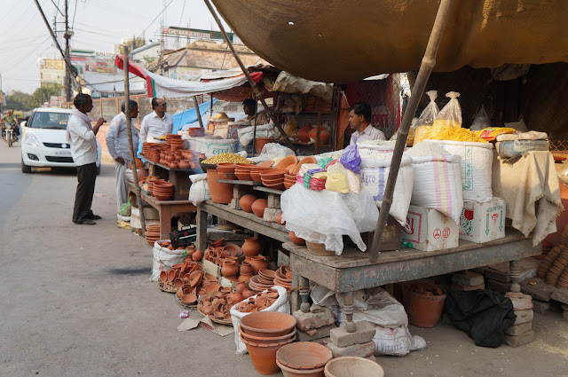 Pasar Gerabah di Varanasi Pasar Gerabah di Varanasi