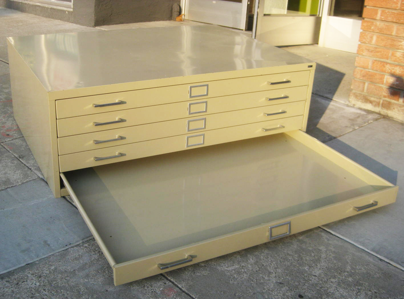 UHURU FURNITURE & COLLECTIBLES SOLD Artist's/Architect's Flat File
