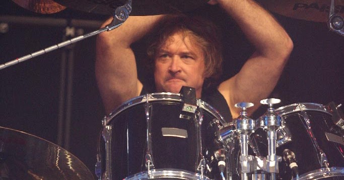 Zona Rock Dan Metal DONNIE HAMZIK