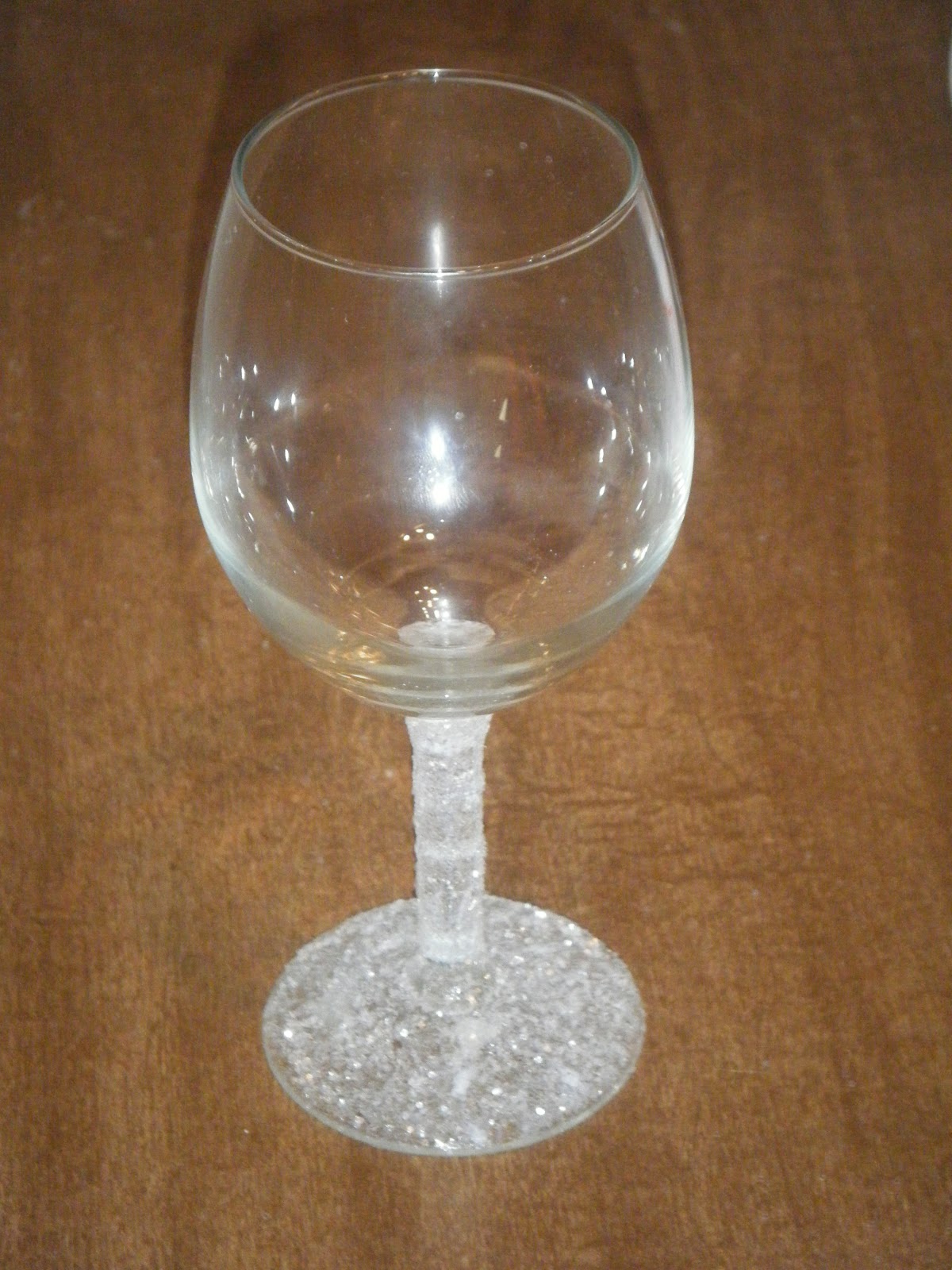 [DIY] Doing It Myself. Glitter Stem Wine Glass