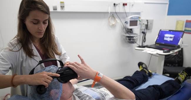 Rumah Sakit Perancis Gunakan Terapi Virtual Reality Bagi Pasiennya