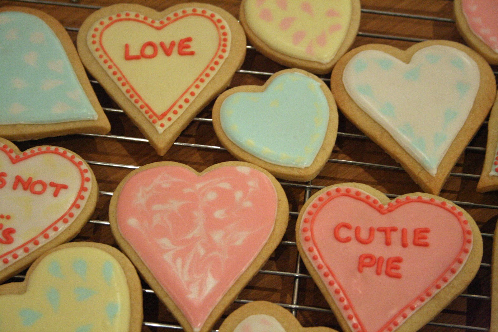 lauralovescakes... Love Heart Cookies