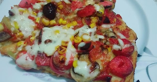 İnce Hamurlu Karışık Dominos gibi Pizza Tarifi
