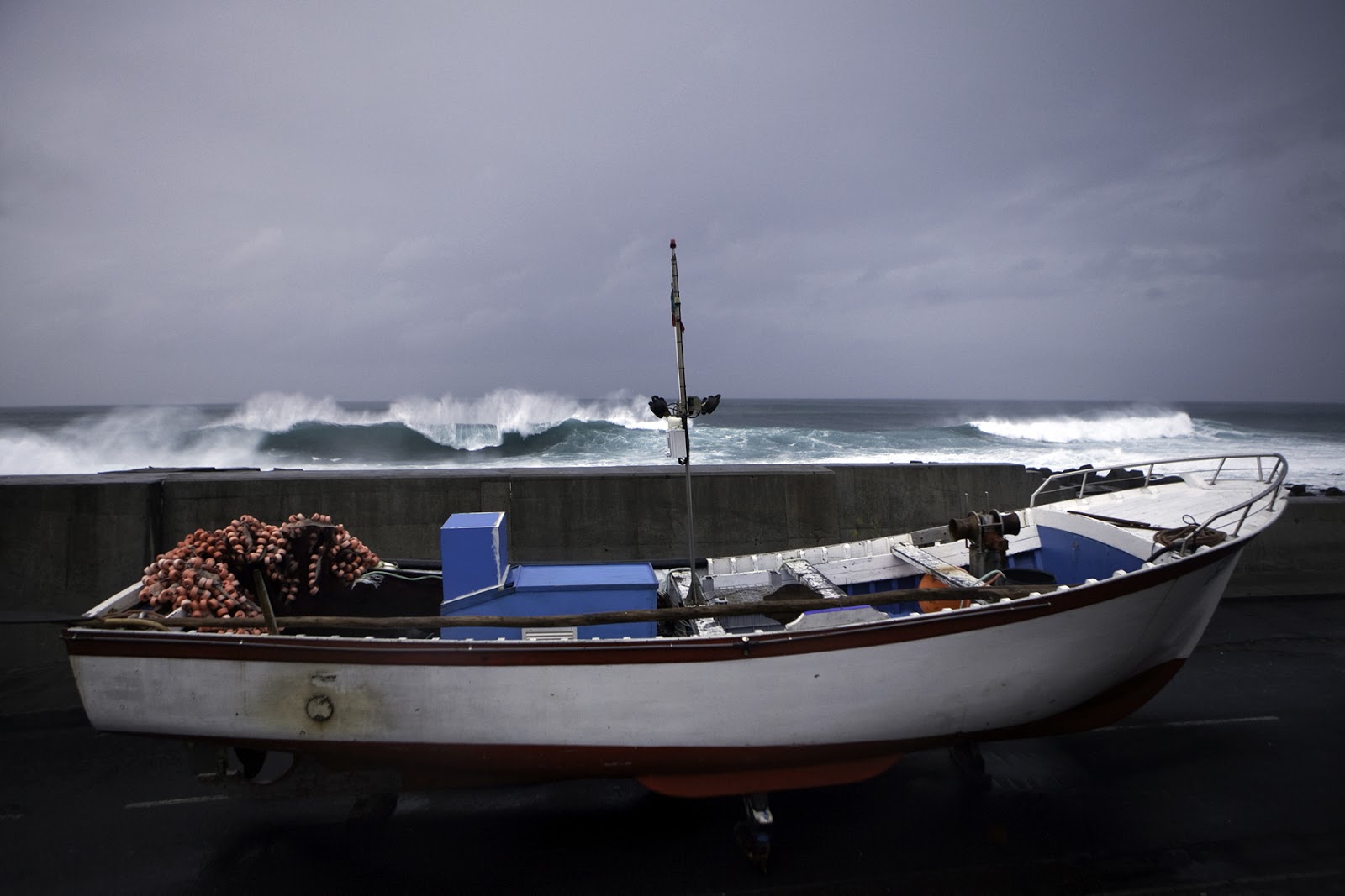 Rui Soares Rabo de Peixe, the harbour in the winter