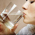 Τι επηρεάζει το φθόριο στο πόσιμο νερό που πίνουμε;