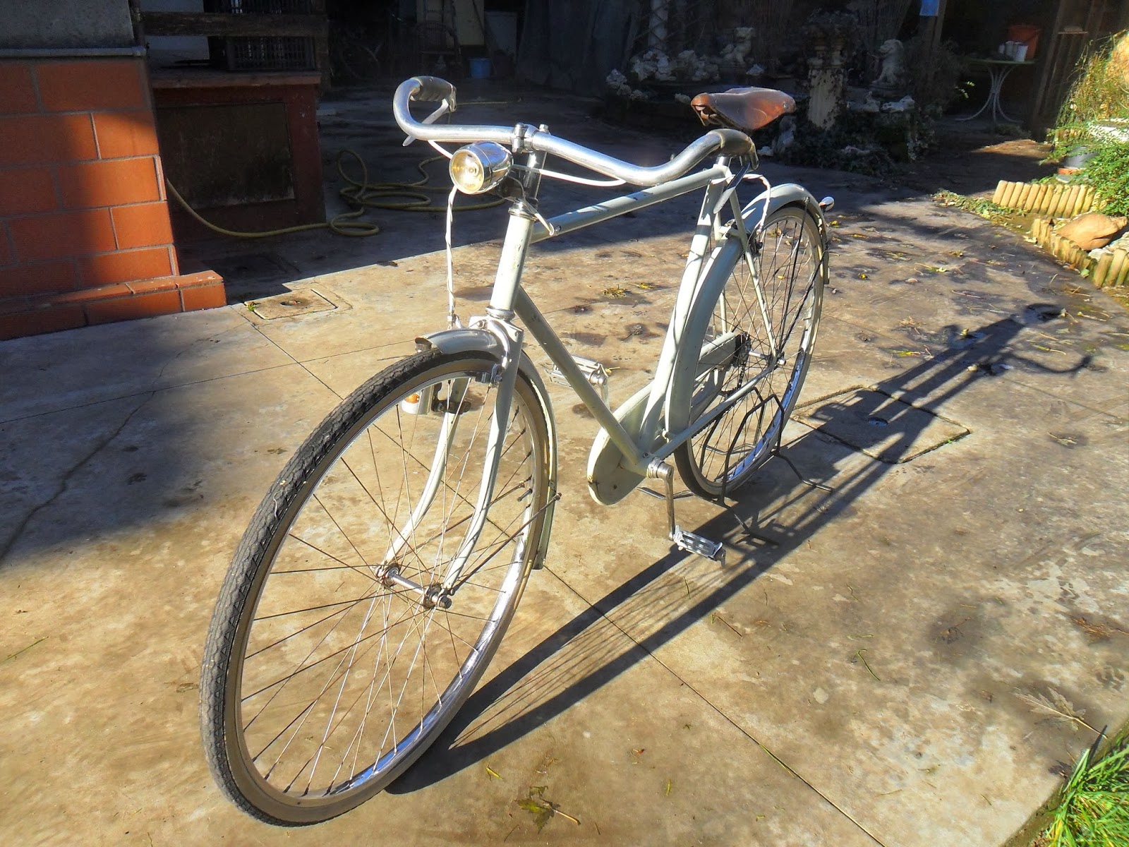 Porte-bicyclette TAURUS Vintage - Support Vélo Au Sol En Fonte/alluminium - Occasion Bien Conservé