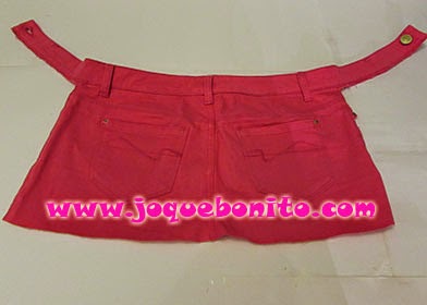 Delantal reciclando unos vaqueros