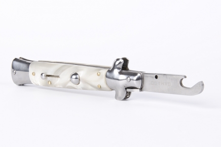 Destapador retractil como navaja retro | La Guarida Geek