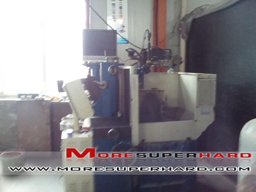 Factors affecting surface roughness of grinding machine and improvement