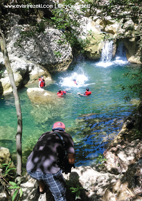 Petualangan Body Rafting di Sungai Citumang