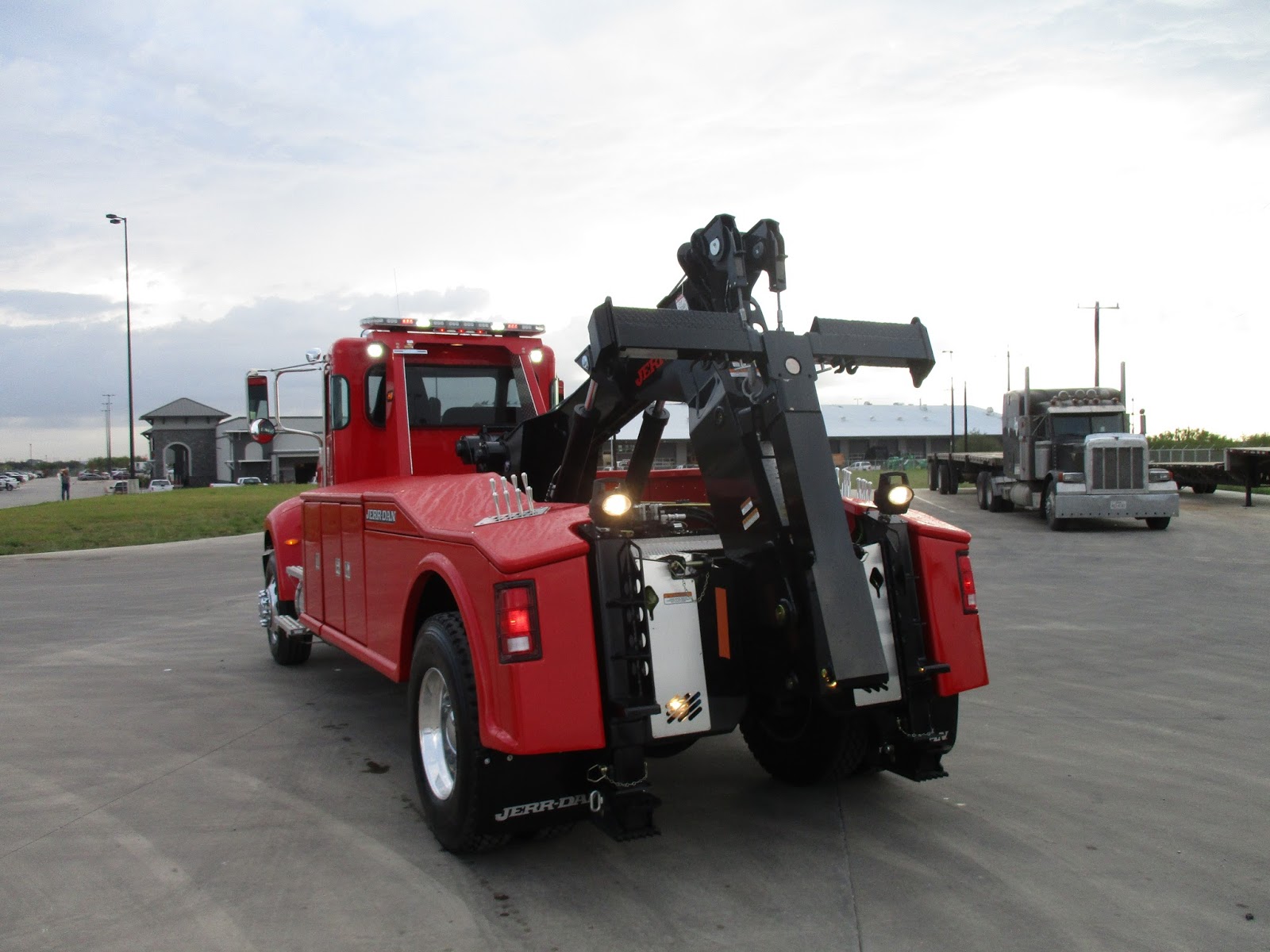 Bigtruckbrad's World of Work Trucks JerrDan 16 Ton on Peterbilt 337