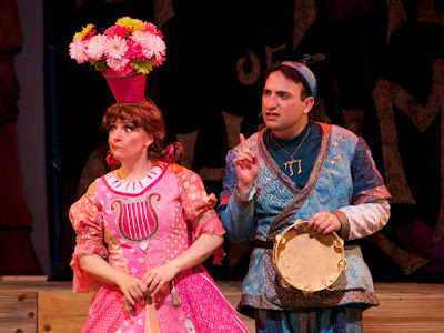 Review: THE MESHUGANUTCRACKER! Turns the Gindi Auditorium Upside Down Review: THE MESHUGANUTCRACKER! Turns the Gindi Auditorium Upside Down Image