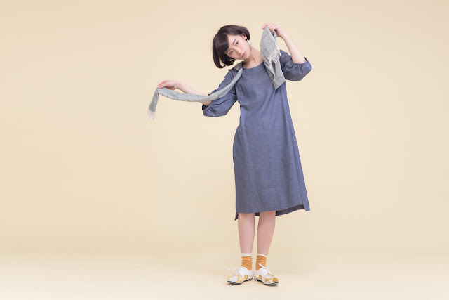 流光瞬息附圍巾七分寬袖棉麻洋裝