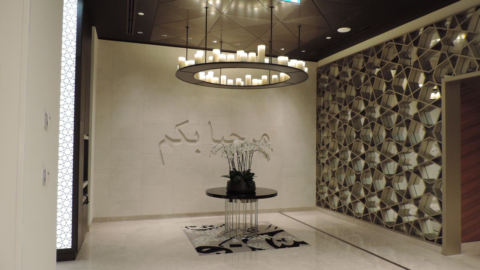 Photo Review Qatar Airways Premium Lounge, Dubai T1 Concourse D (DXB)