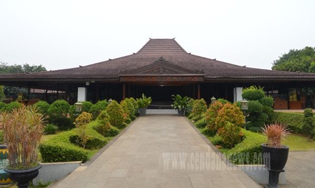 34+ Rumah Adat Jawa Tengah Di Tmii Gif