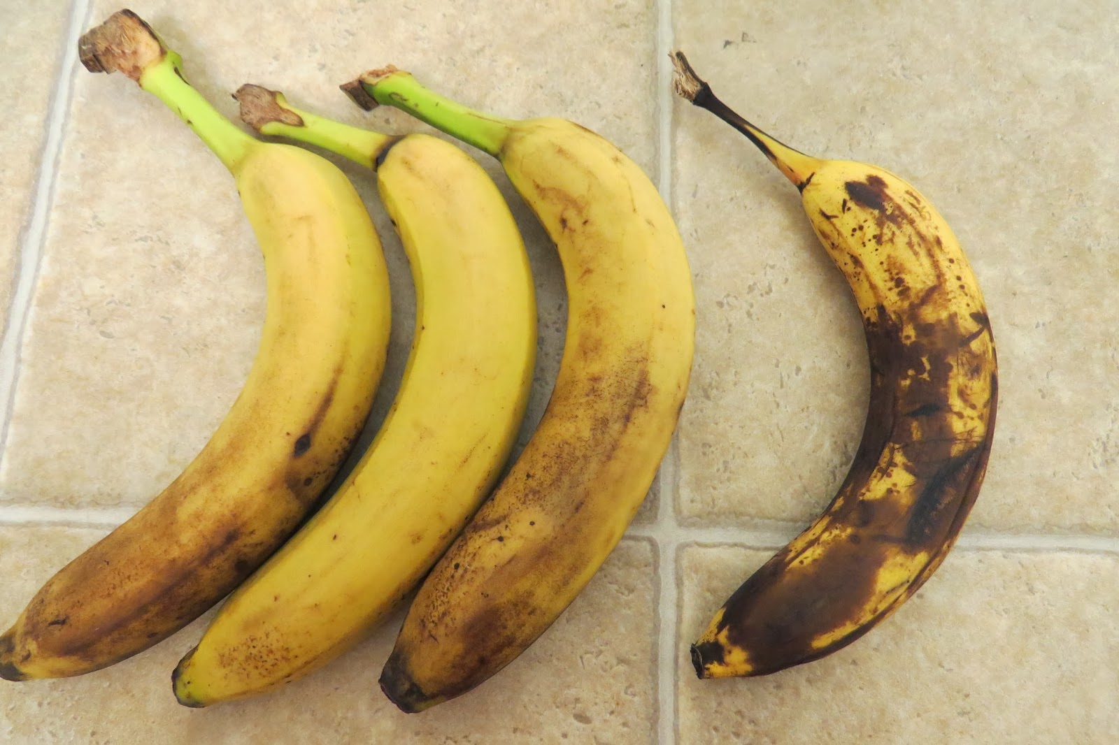 Keeping Bananas in Refrigerator The results of the Day 1 to 7 It