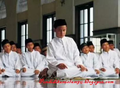 Syarat Sah Shalat Berjamaah: Syarat Menjadi Imam dan Syarat Menjadi