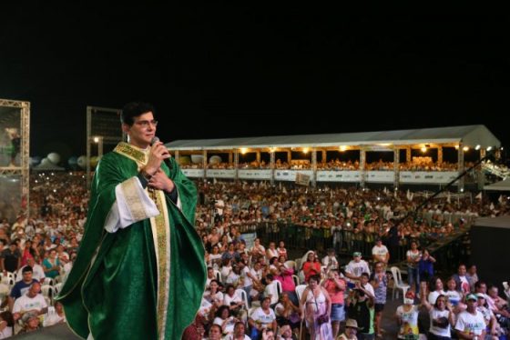 Resultado de imagem para Padre Reginaldo Manzotti