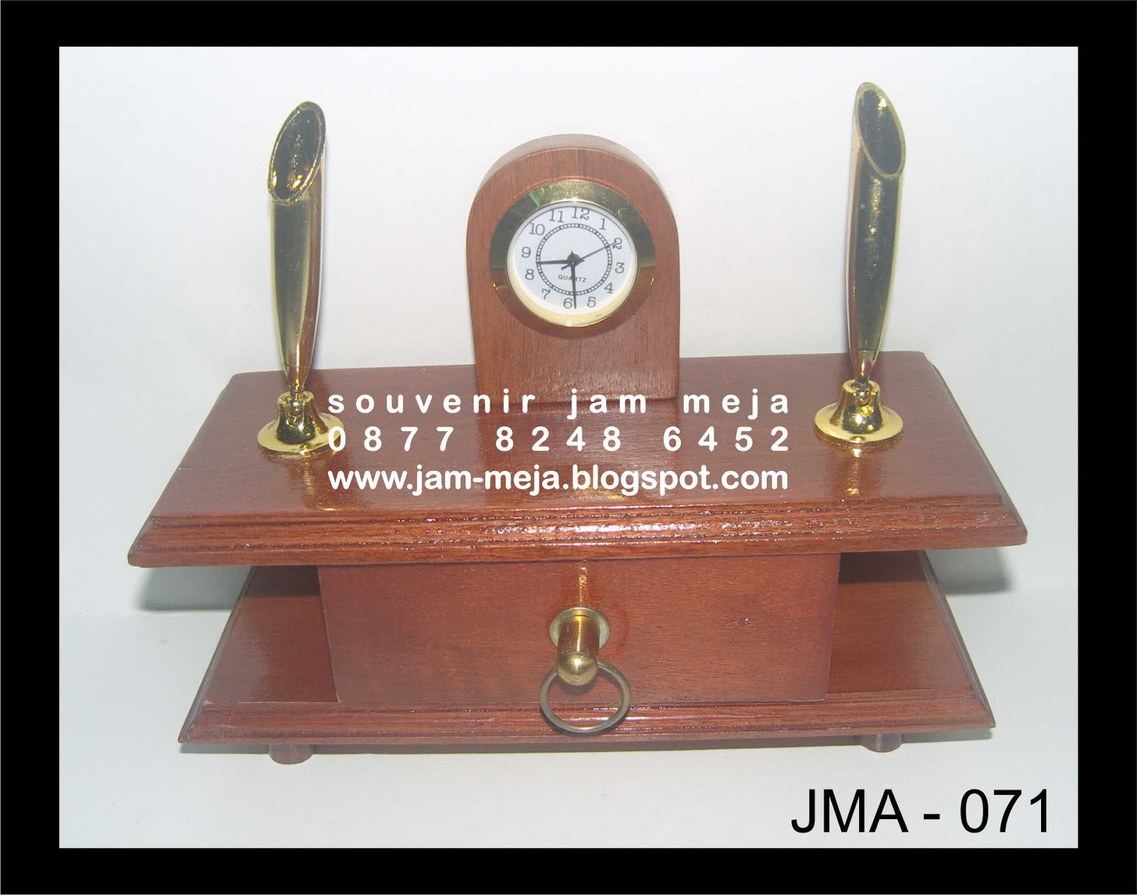 Souvenir Jam Meja | WoodCraft Production