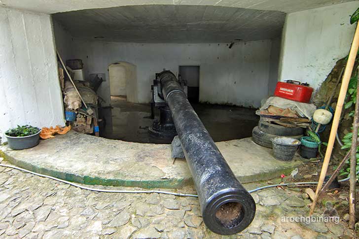 bunker jepang gunung padang