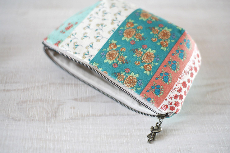 How to make tutorial vintage cosmetic bag purse. DIY step by step tutorial instruction. 