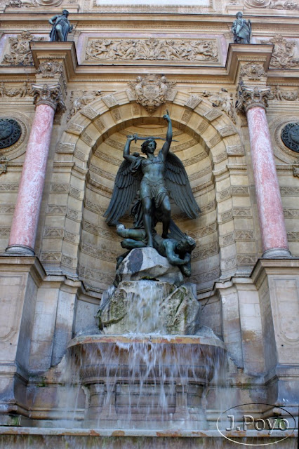 Fuente de Saint Michel de Paris